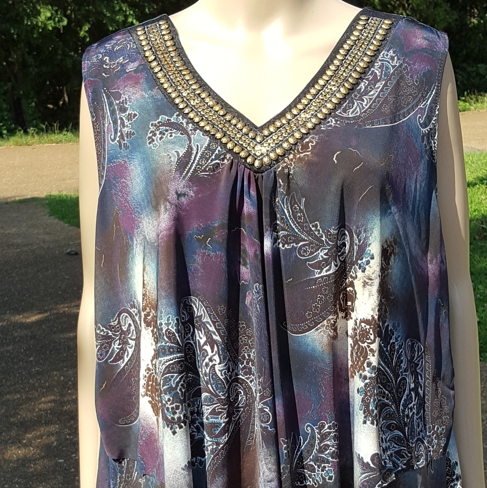 Dress Barn Woman Exquisite V neck blouse